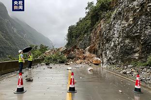 湖人VS雷霆述评：三杀！詹眉连线球往天上抛 前场体型无情碾压